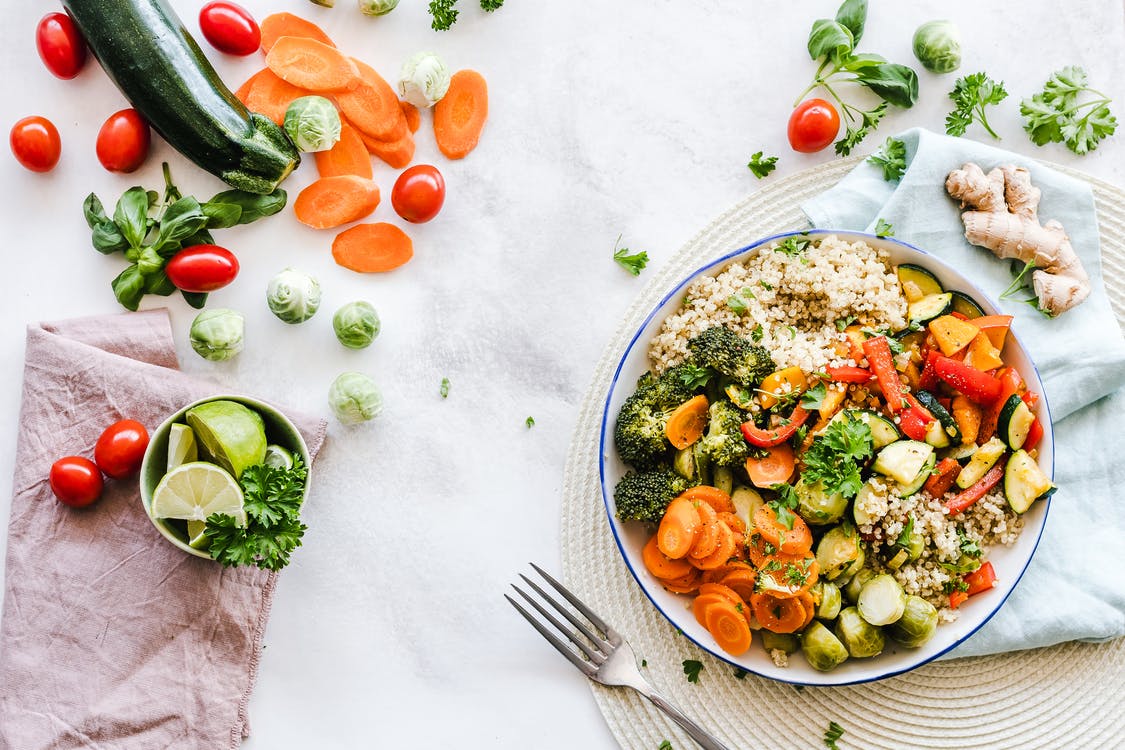The Holistic Wholeness Institute has a nutritional team that customizes a comprehensive nutrition program for each patient